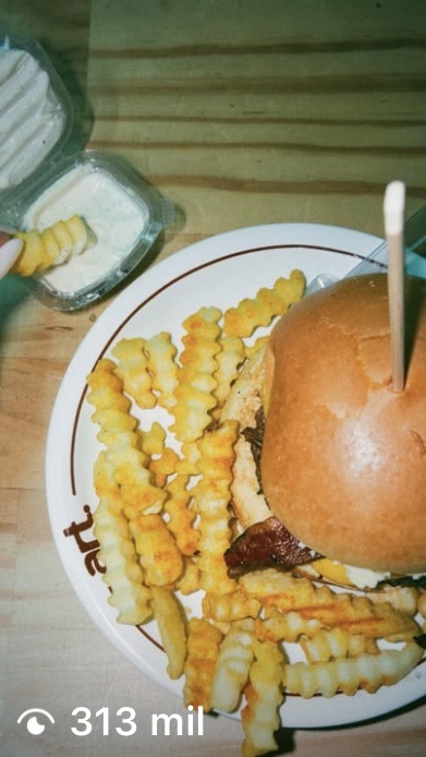 Reels de restaurante com 313 mil visualizações